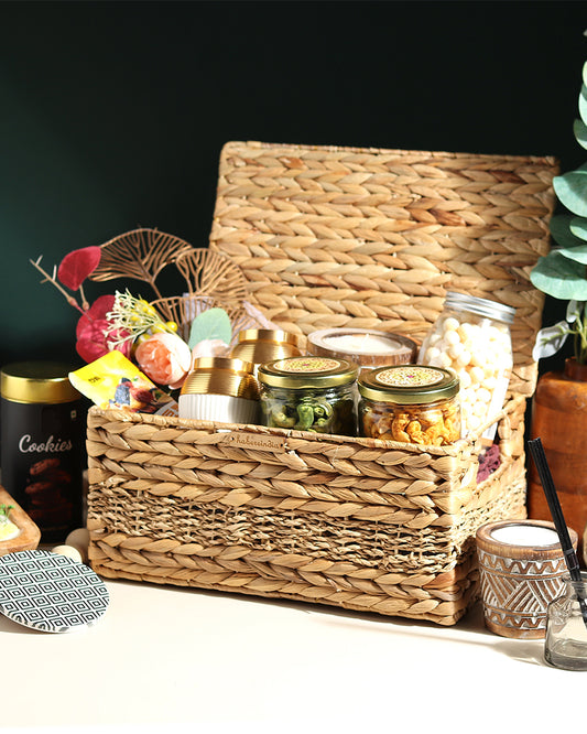 Boîtes de rangement et panier en jonc de mer avec cadre en métal